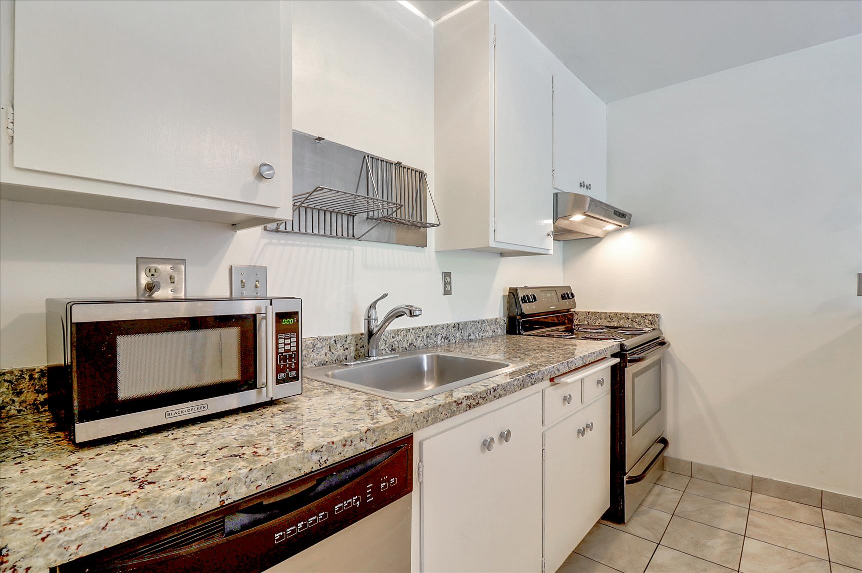 425 Orange St, #310