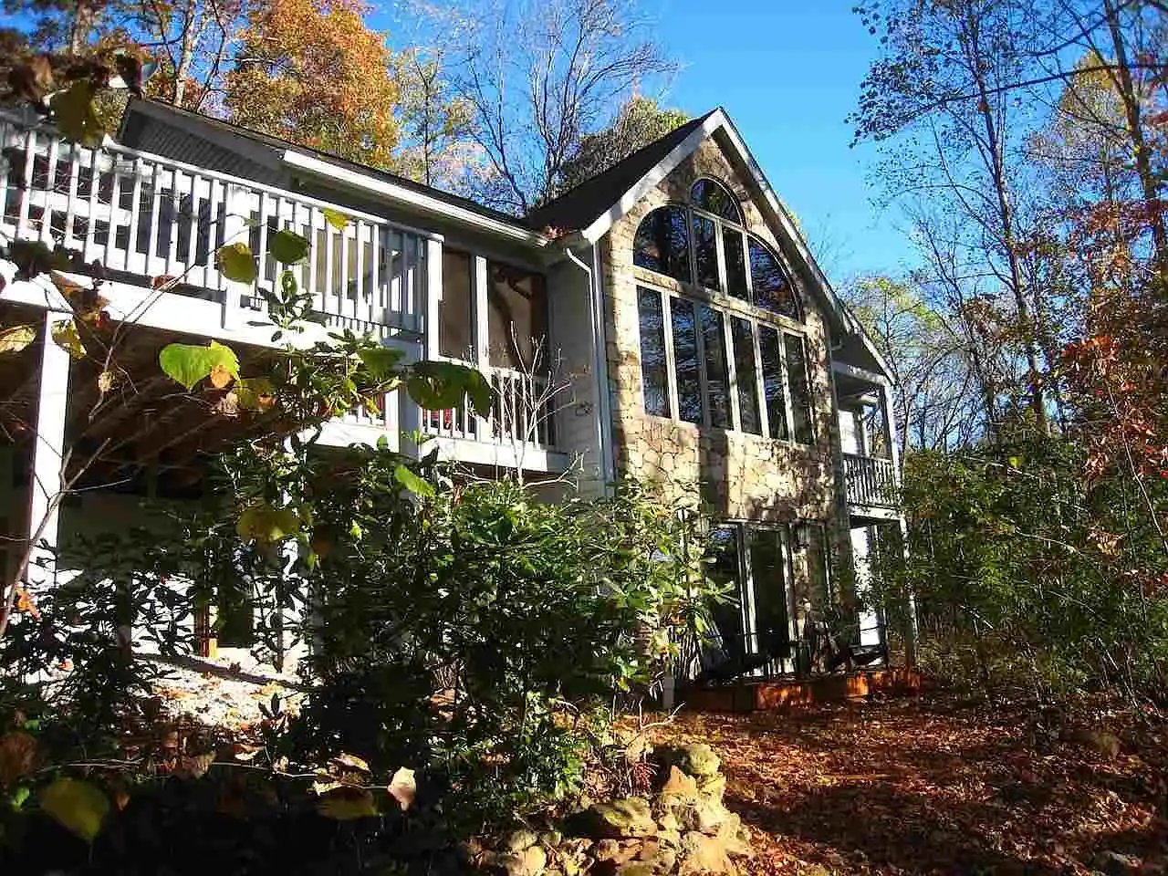 922 Black Walnut Dr