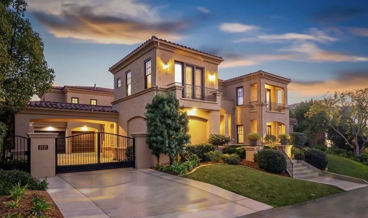 5717 Meadows Del Mar