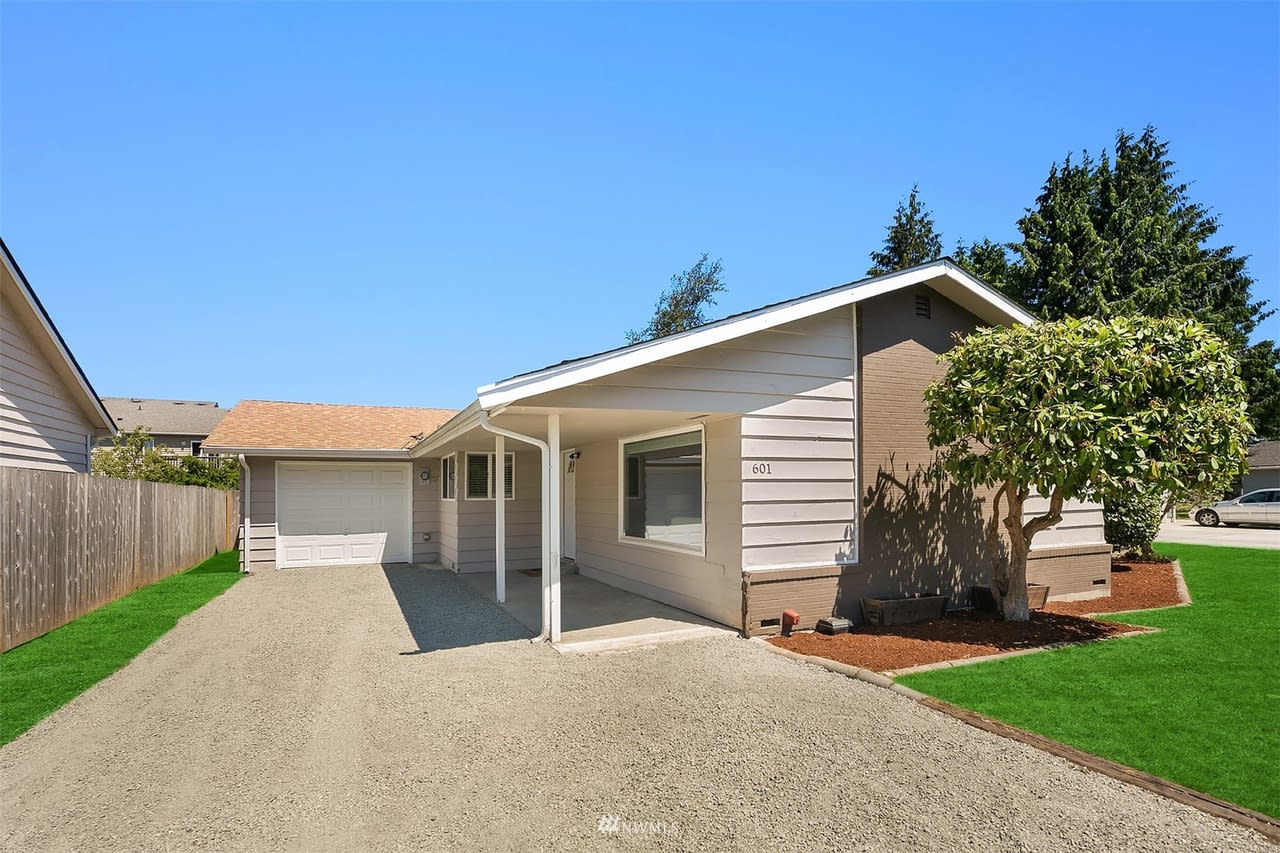 601 106th Pl SW