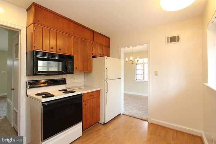 1885 Patrick Henry Dr