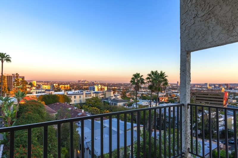 1230 Horn Ave #605