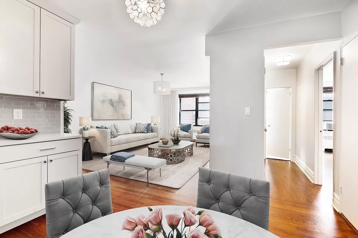 60 East 9th St. Unit: 425