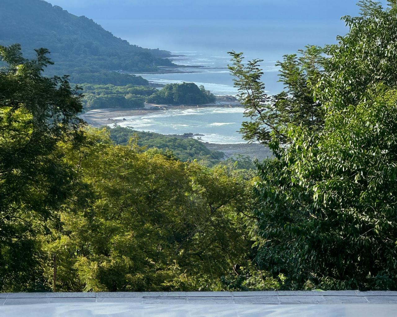 Tropical Infinity Pool Residence, Santa Teresa, Puntarenas