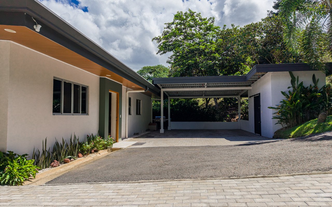 Unique Riverfront Home With Prime Location in Uvita