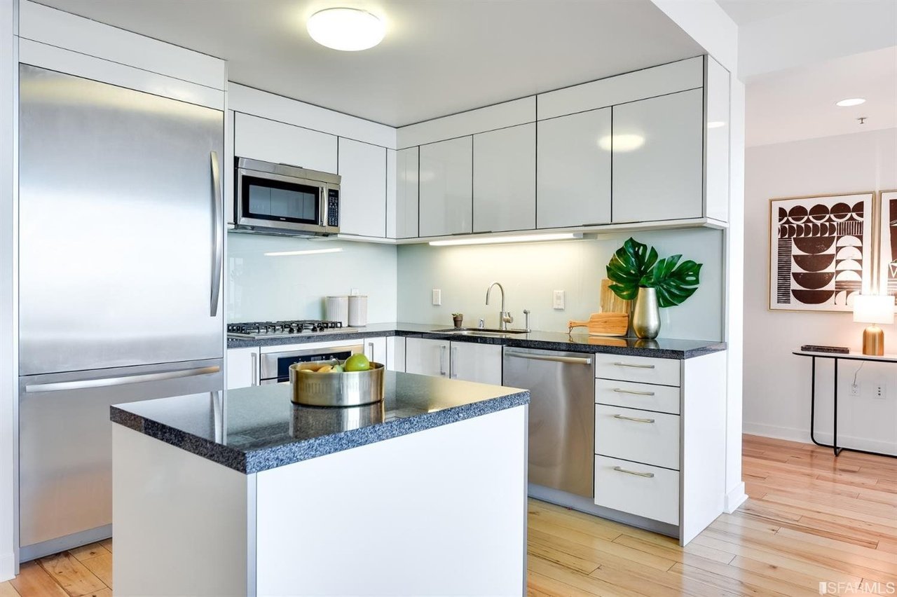 338 Spear Street #17C