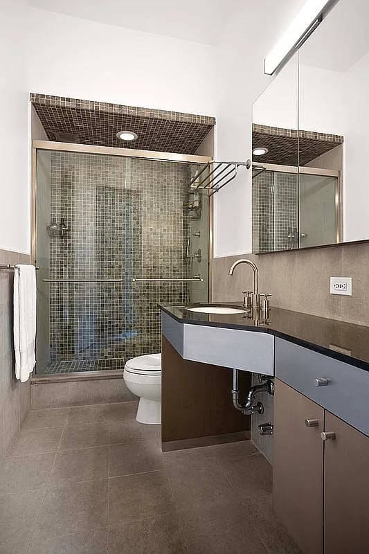 425 Park Ave S APT 16B