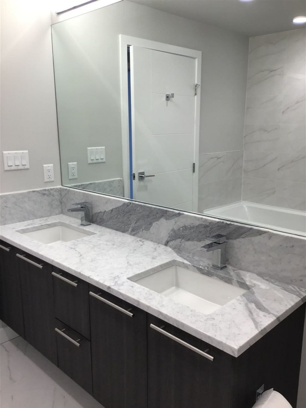 4963 Cambie St, #311
