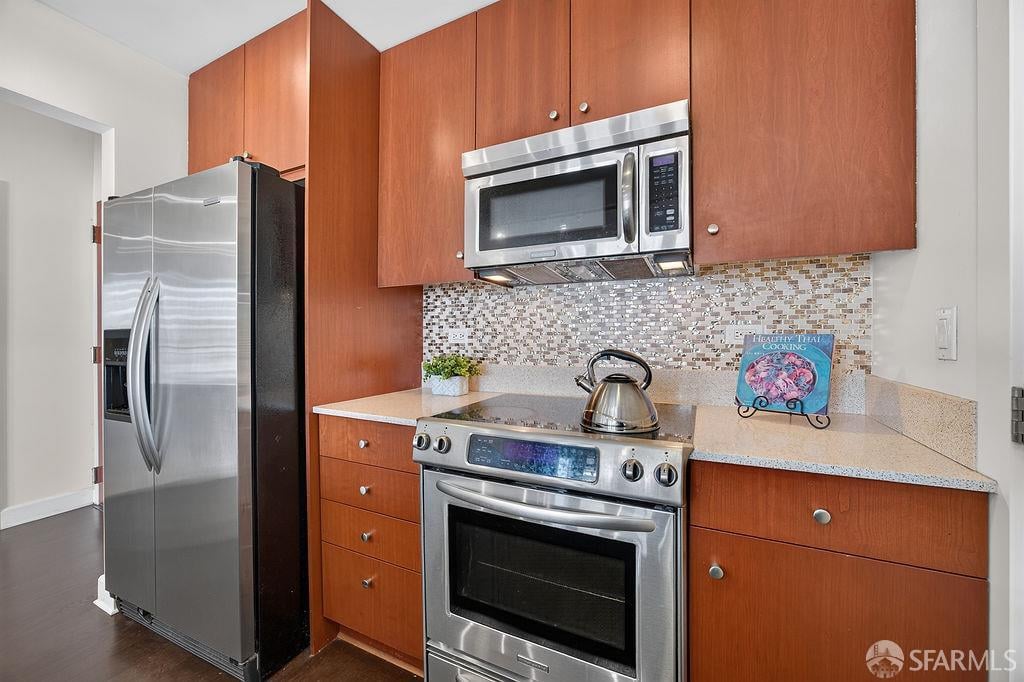 585 9th Street #551