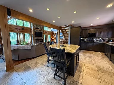 8529 Kinnaird Rd