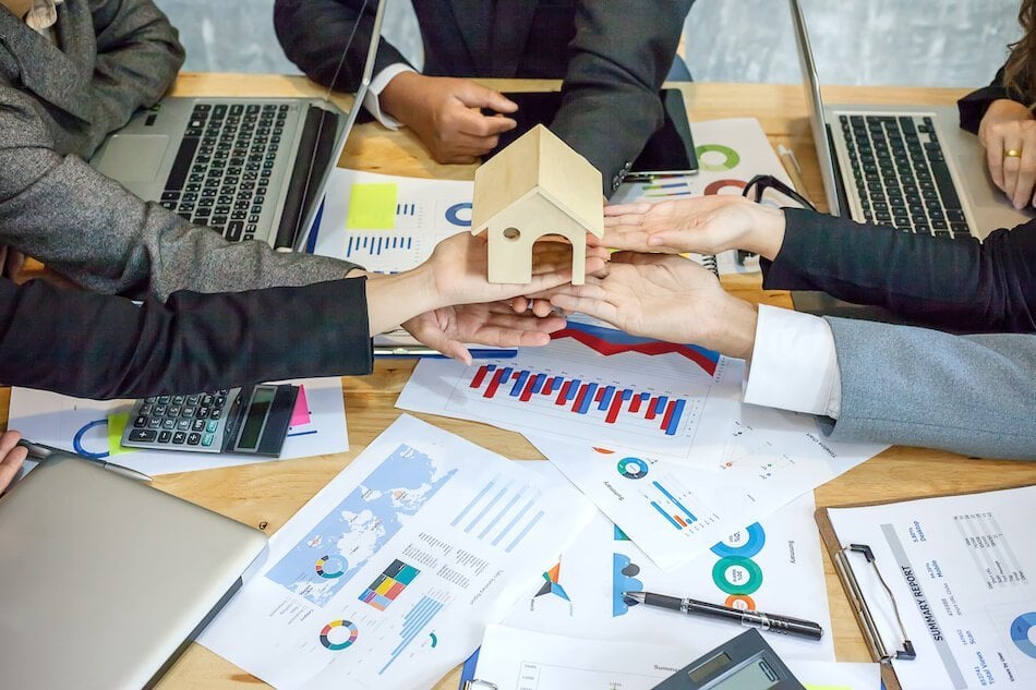 The Benefits of Working With a Local Real Estate Team