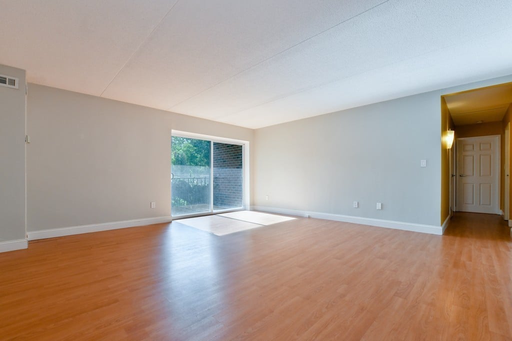 50-56 Broadlawn Park, #115