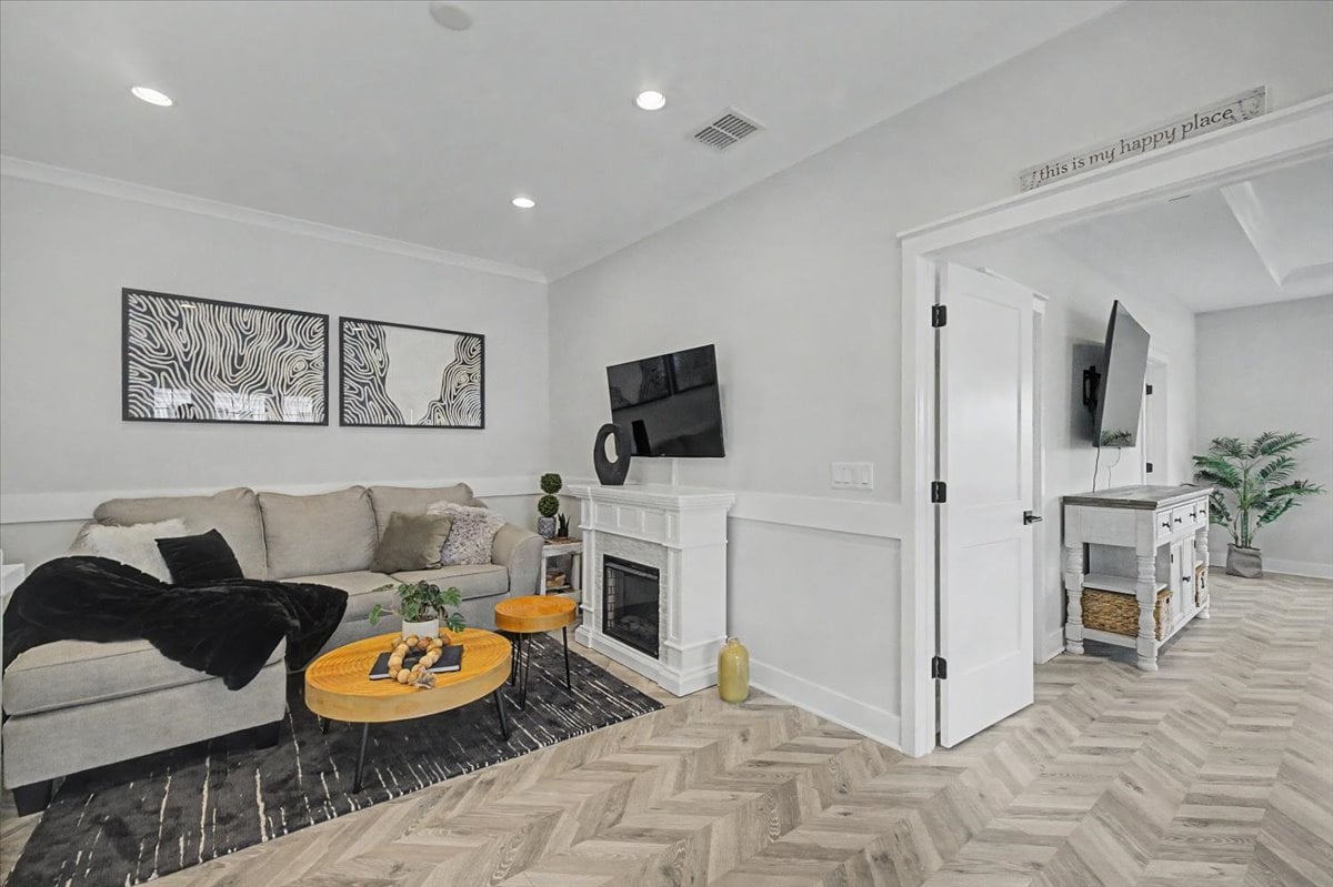 17 Aspen Dr
