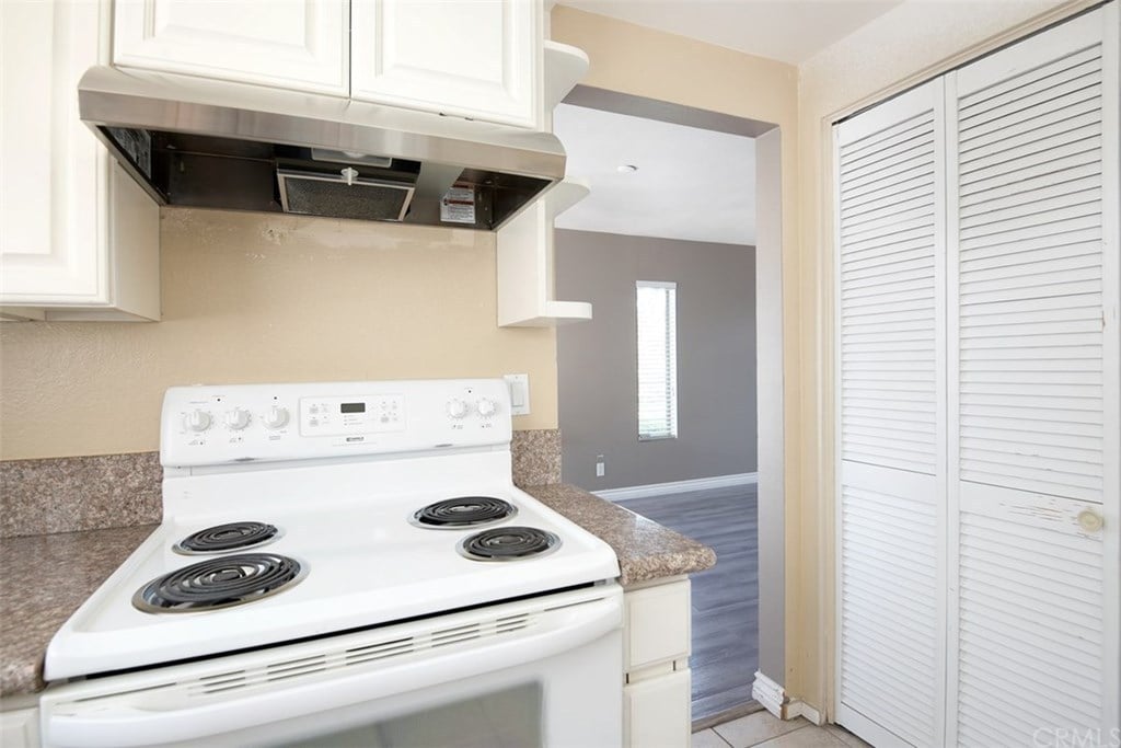 12 Birchwood Ln