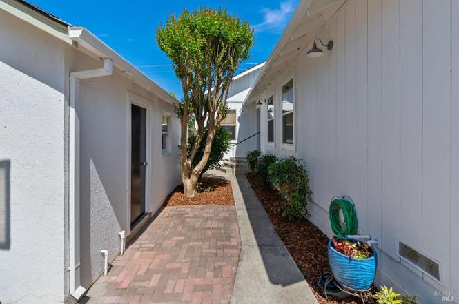 2387 Yajome St