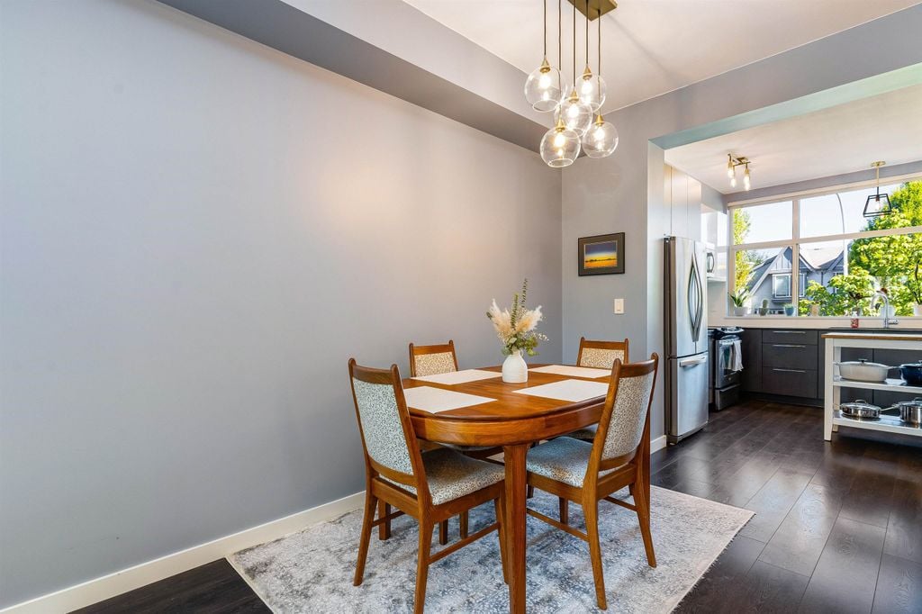 8473 163 St, #11