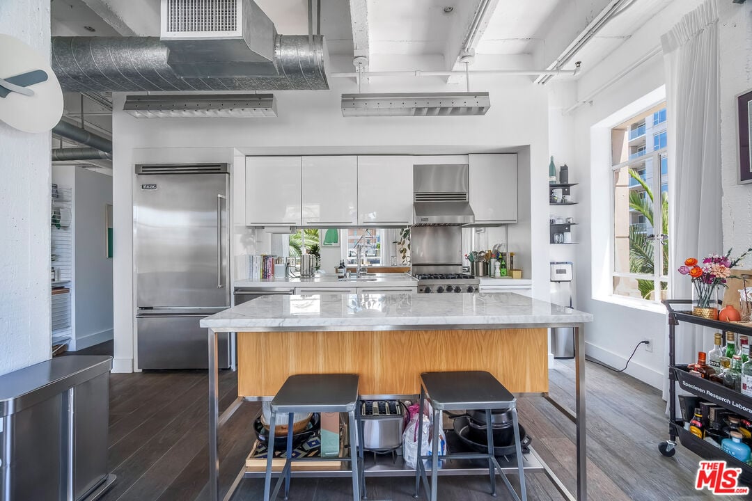 6253 Hollywood Blvd, #302