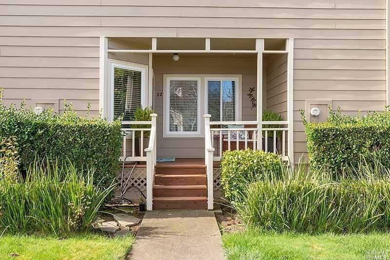 22 Creekside Ct