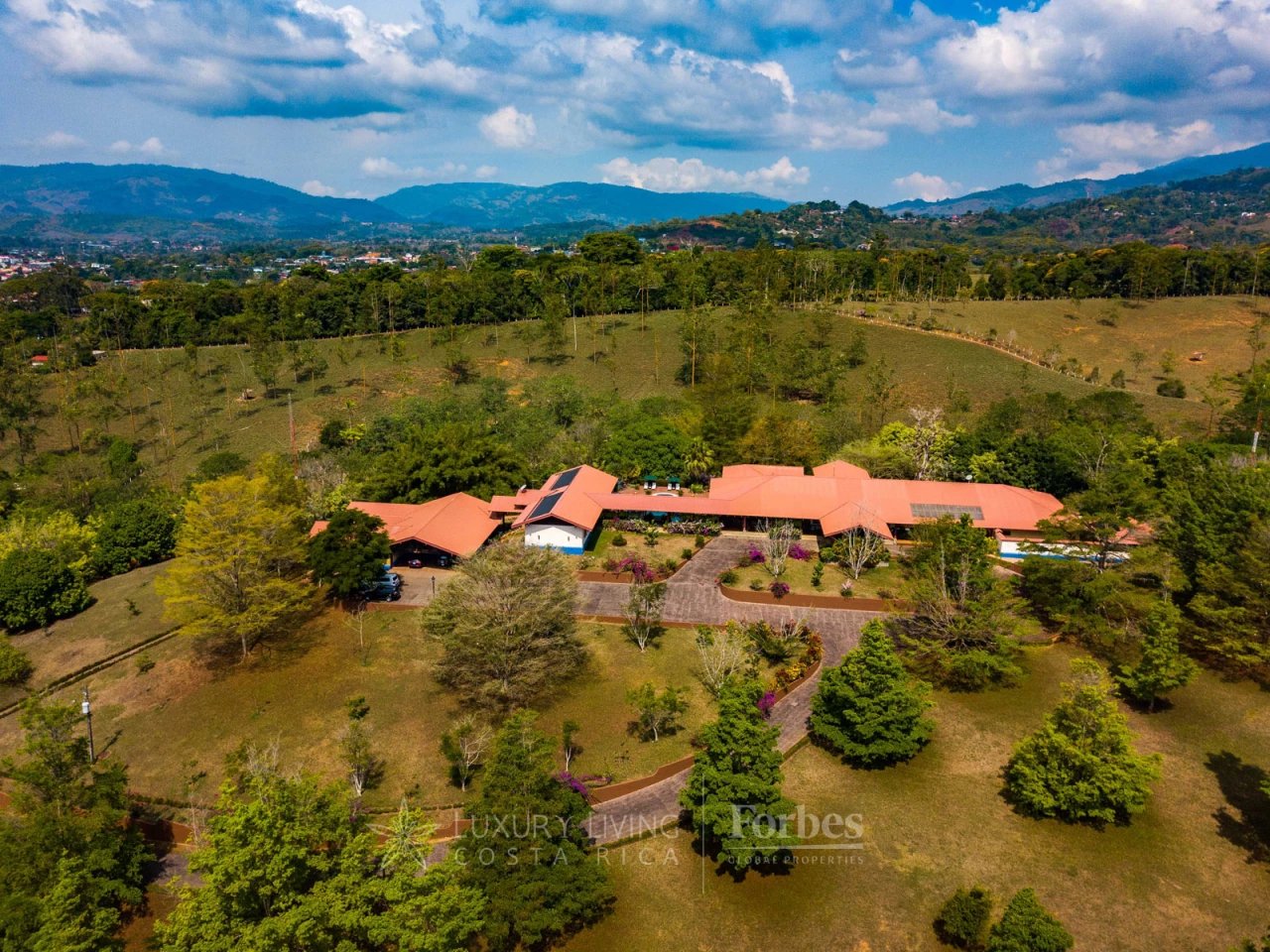 19136 - Architectural Hacienda Style Mansion
