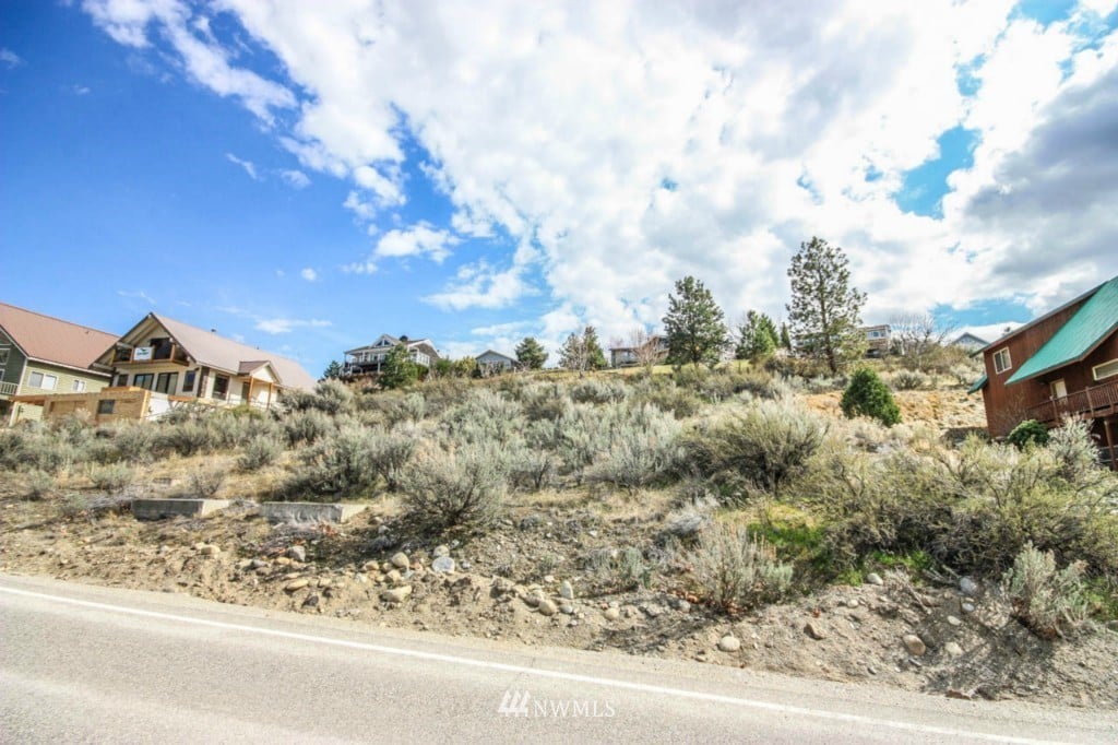 450 E Beach Dr