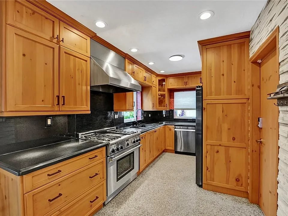 Just Listed: 1632 NE 28 St Wilton Manors 33334 FL