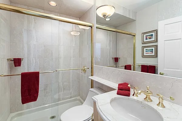 Yorkville Oasis