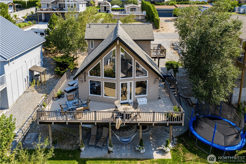 325 W Emerson Dr