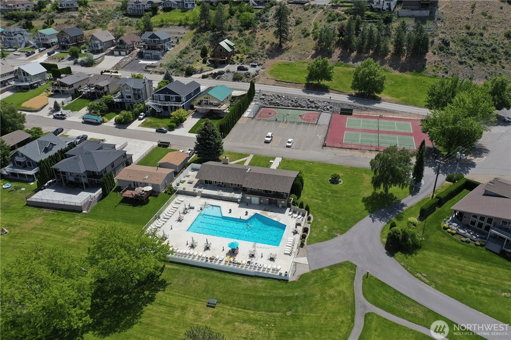 101 W Emerson Dr