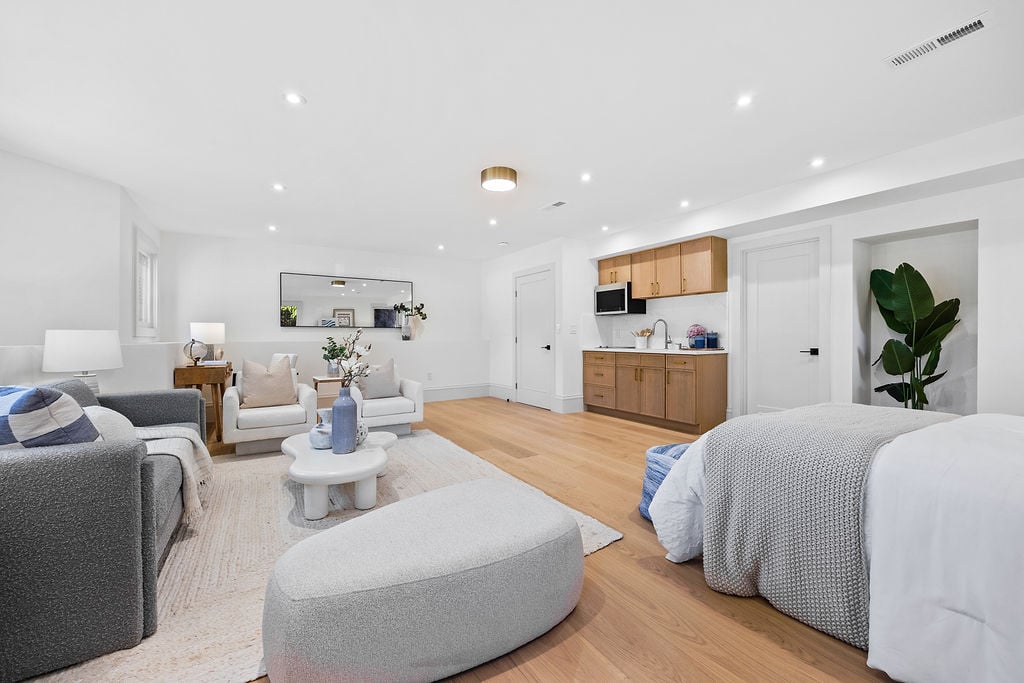 785 3rd Avenue · Photo 21