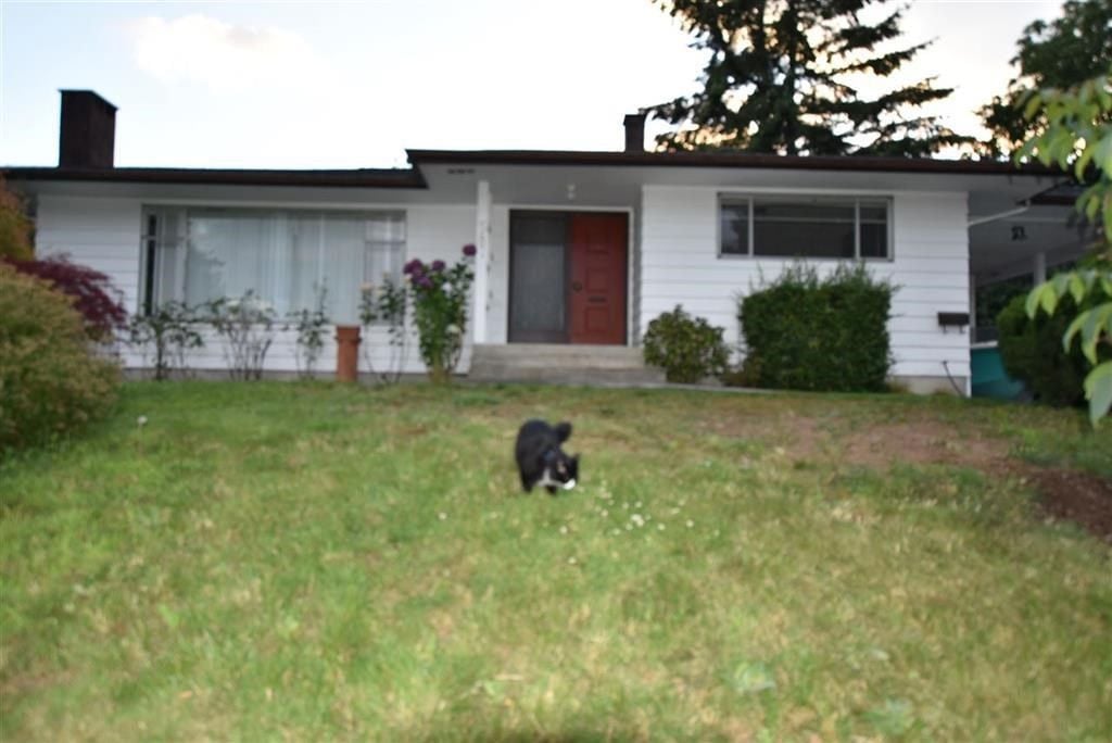 587 N Dollarton Hwy