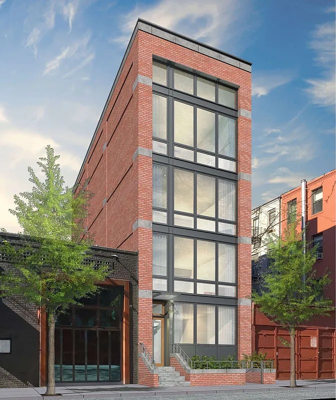 136 N 8th St