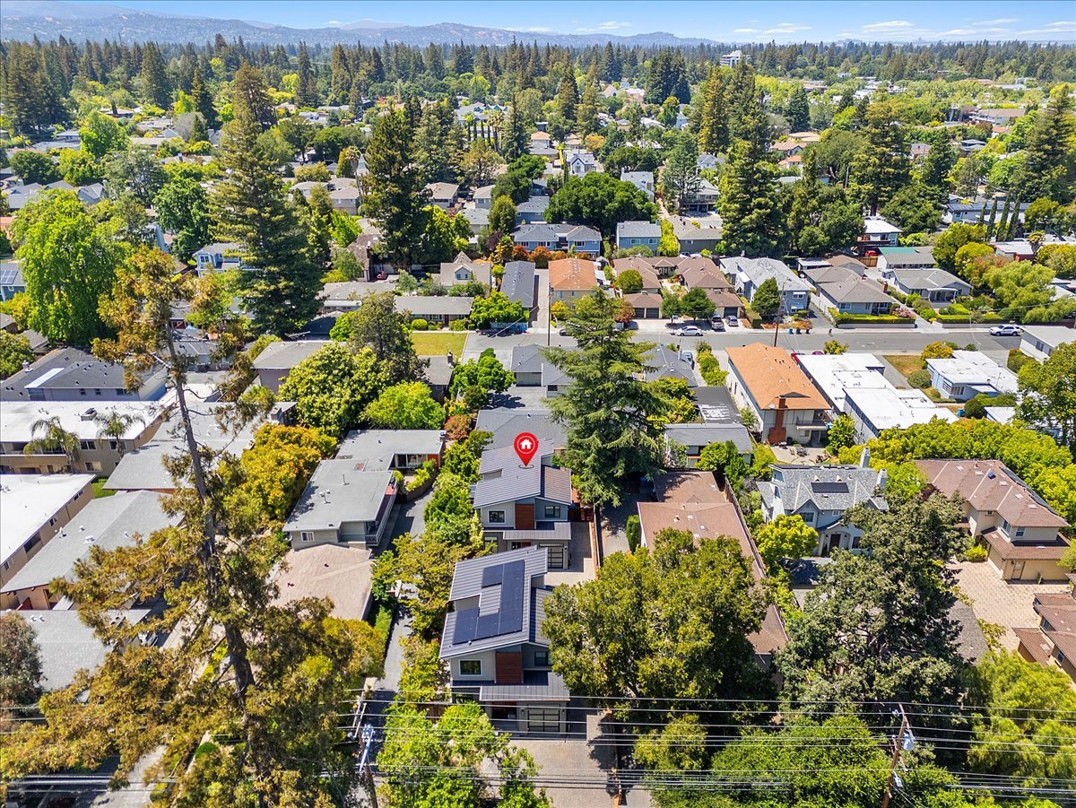 1002 Middle Avenue