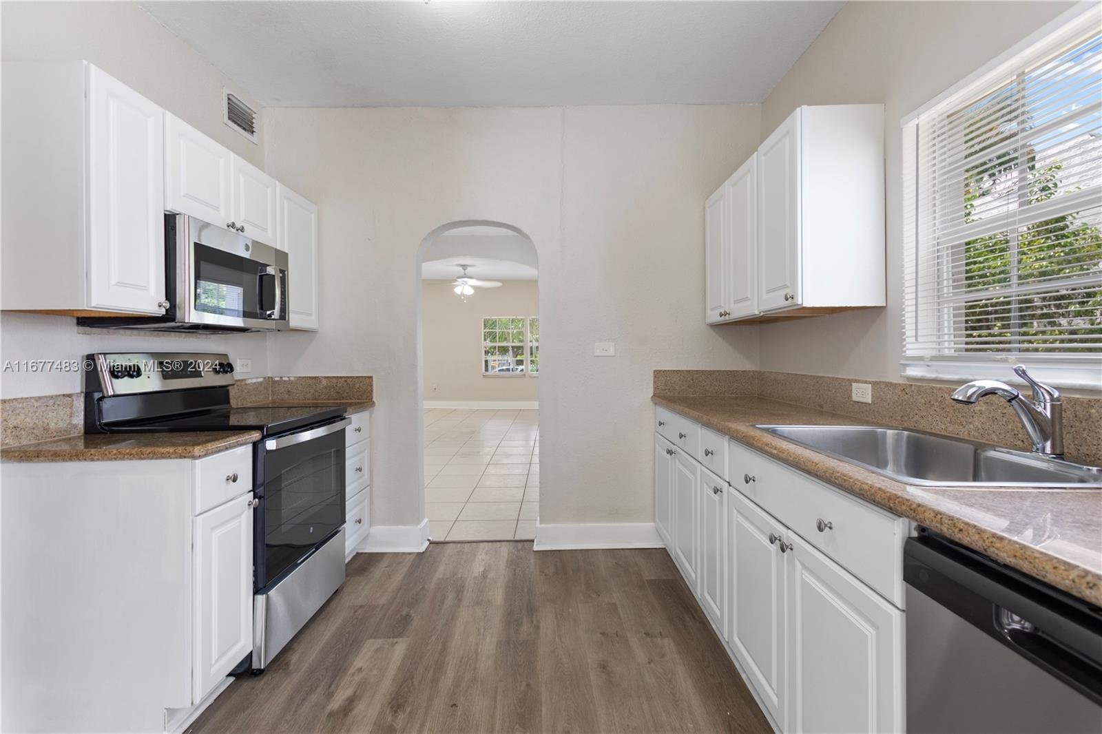 503 Avenida Hermosa, West Palm Beach, FL 33405