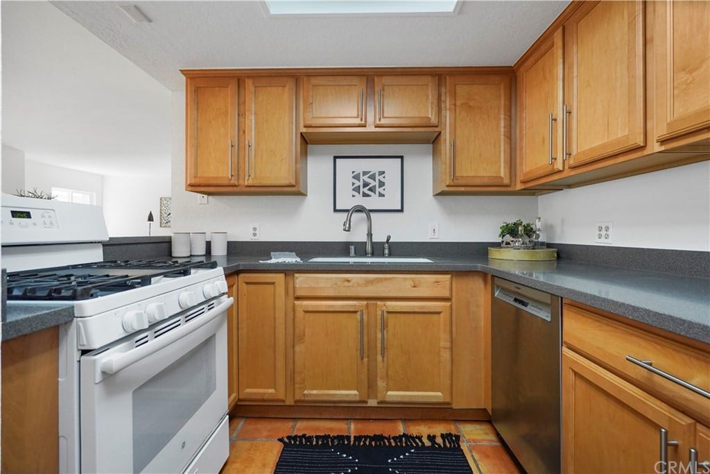 11918 Avon Way, Unit 104