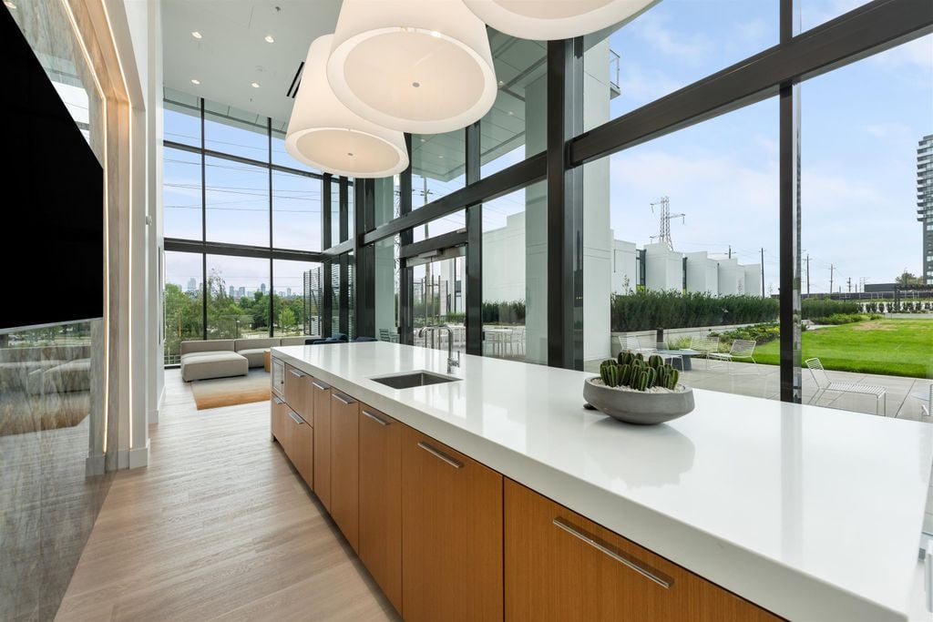 2425 Alpha Ave, #307
