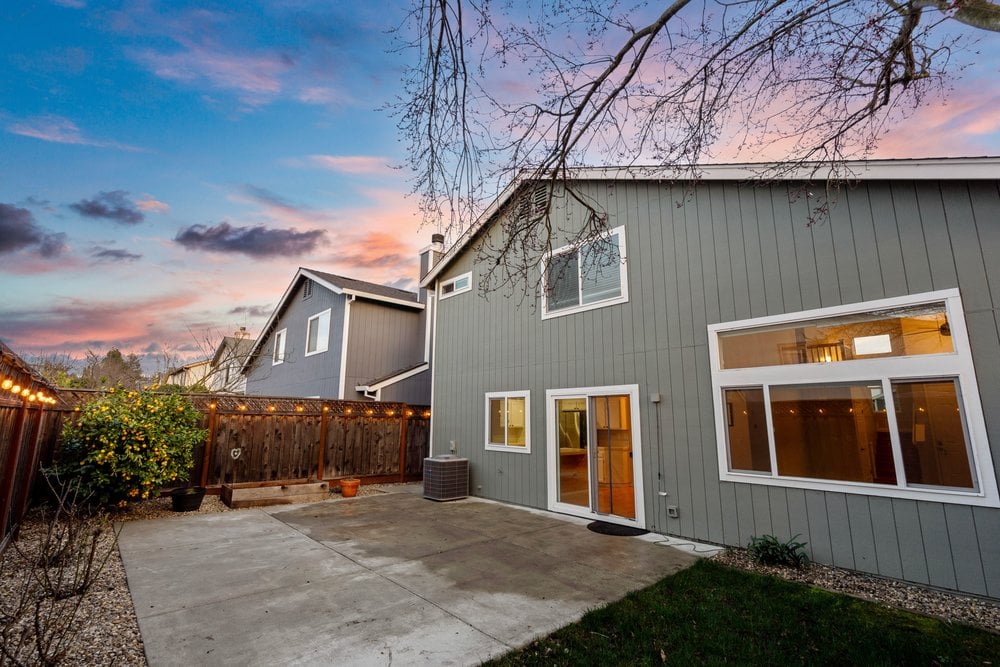 Clean and well-kept exterior in convenient Sonoma County location