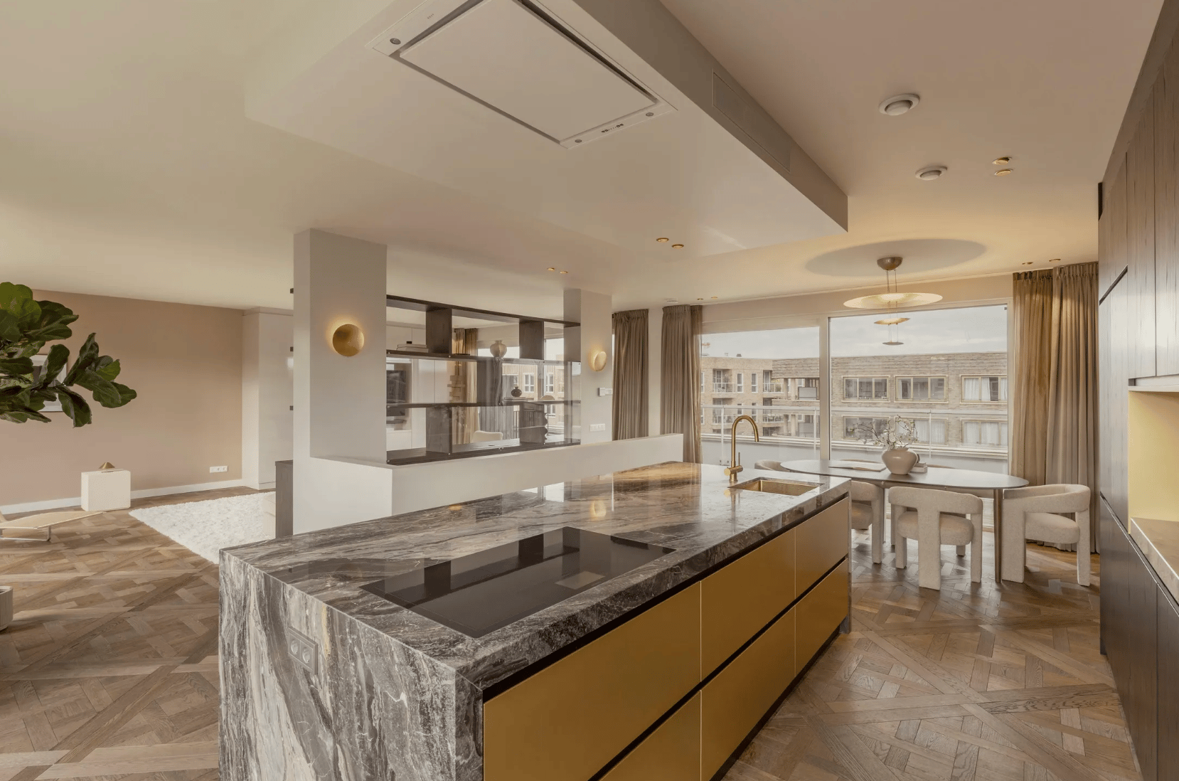 HIGH-END PENTHOUSE
