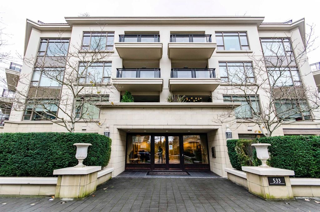 533 Waters Edge Cres, #103