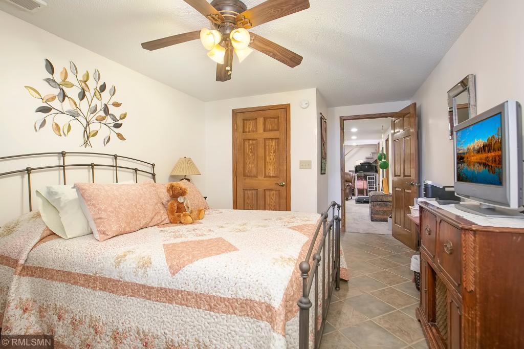 4450 Urbandale Ct N