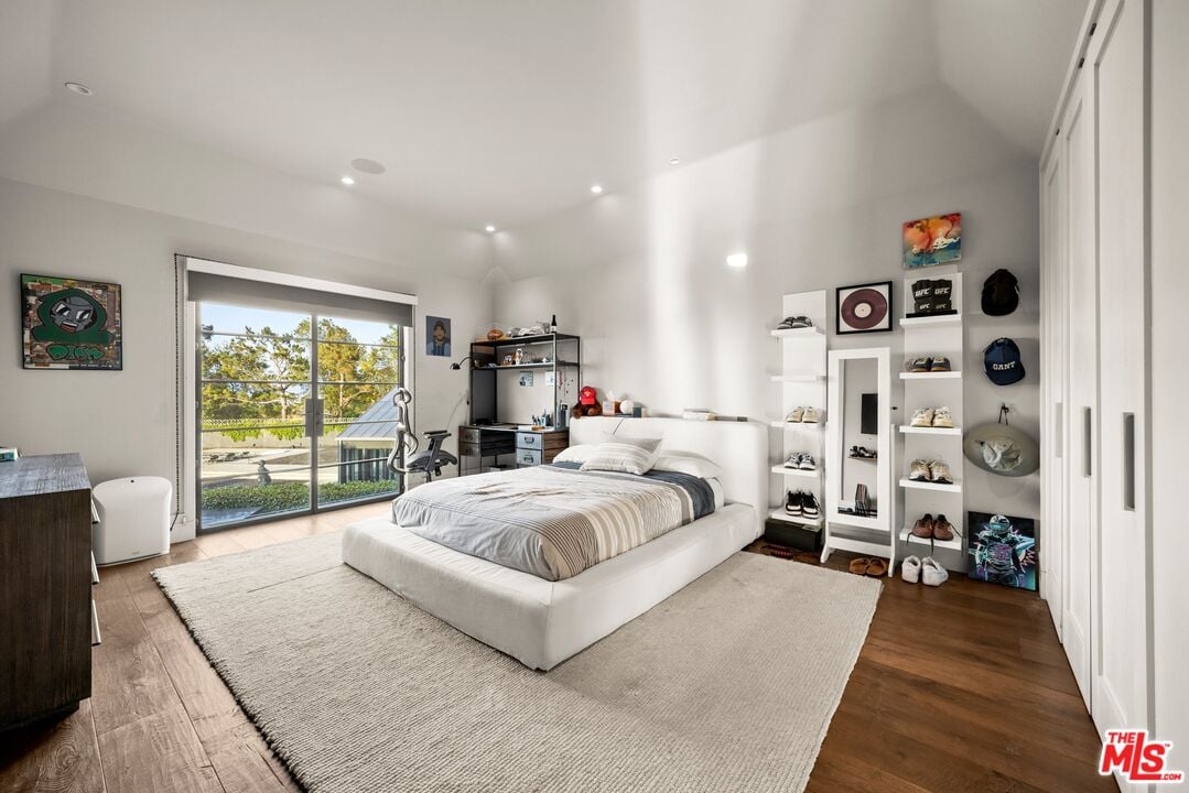 Stone Ridge Ln, 90077