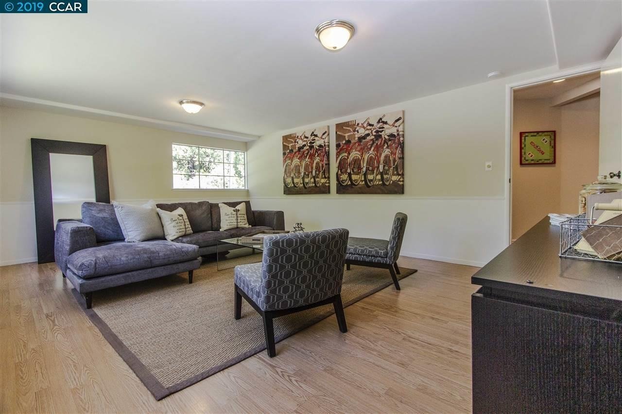 1061 Glen Ct