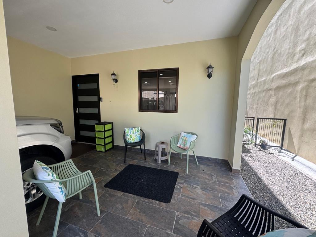 3-Bed Coastal Villa – Marina Access