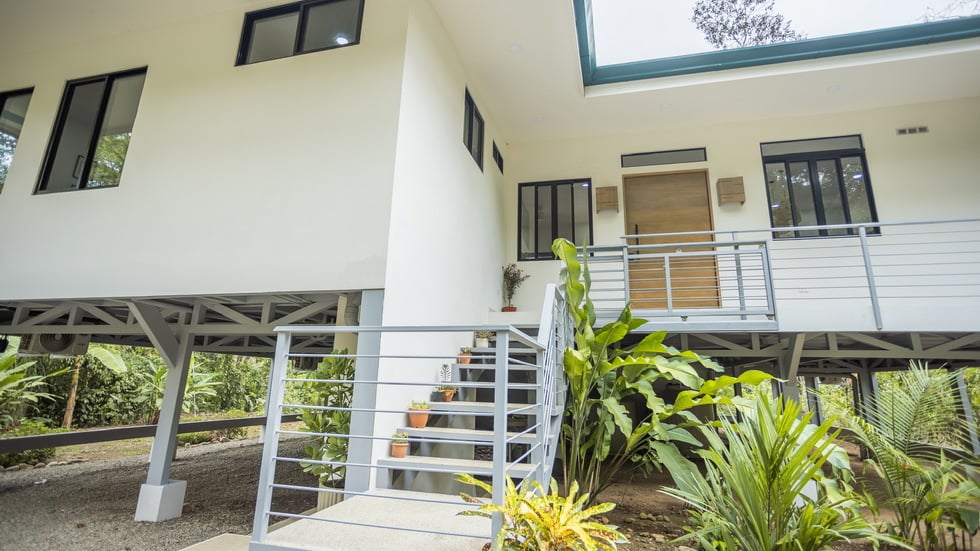 Luxury Riverfront Residence in Playa Dominical Walk to the Beach