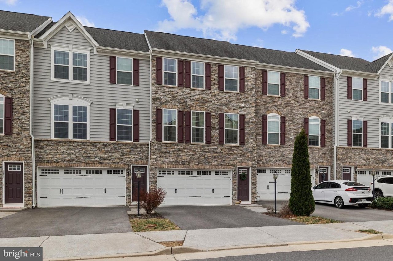 135 Hornbeam Dr