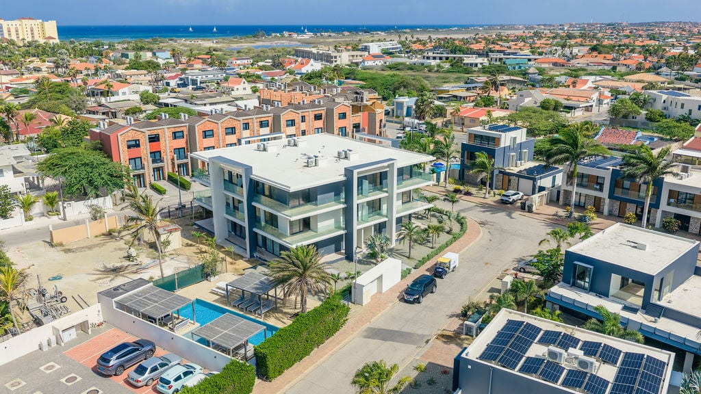 Arashi Boutique Condominiums 