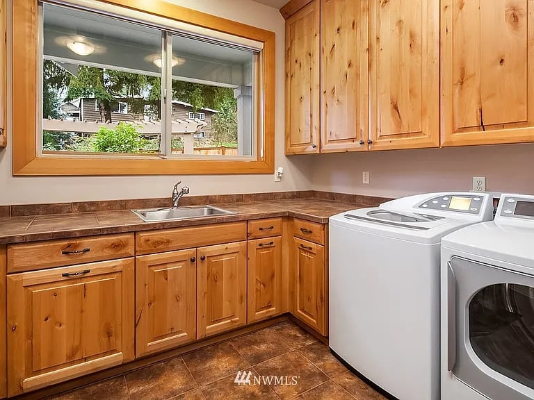 10057 NE 30th Pl