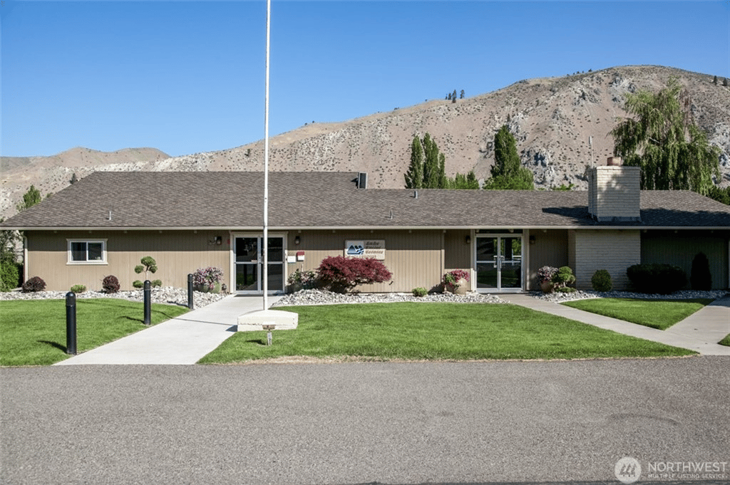 270 W Beach Dr