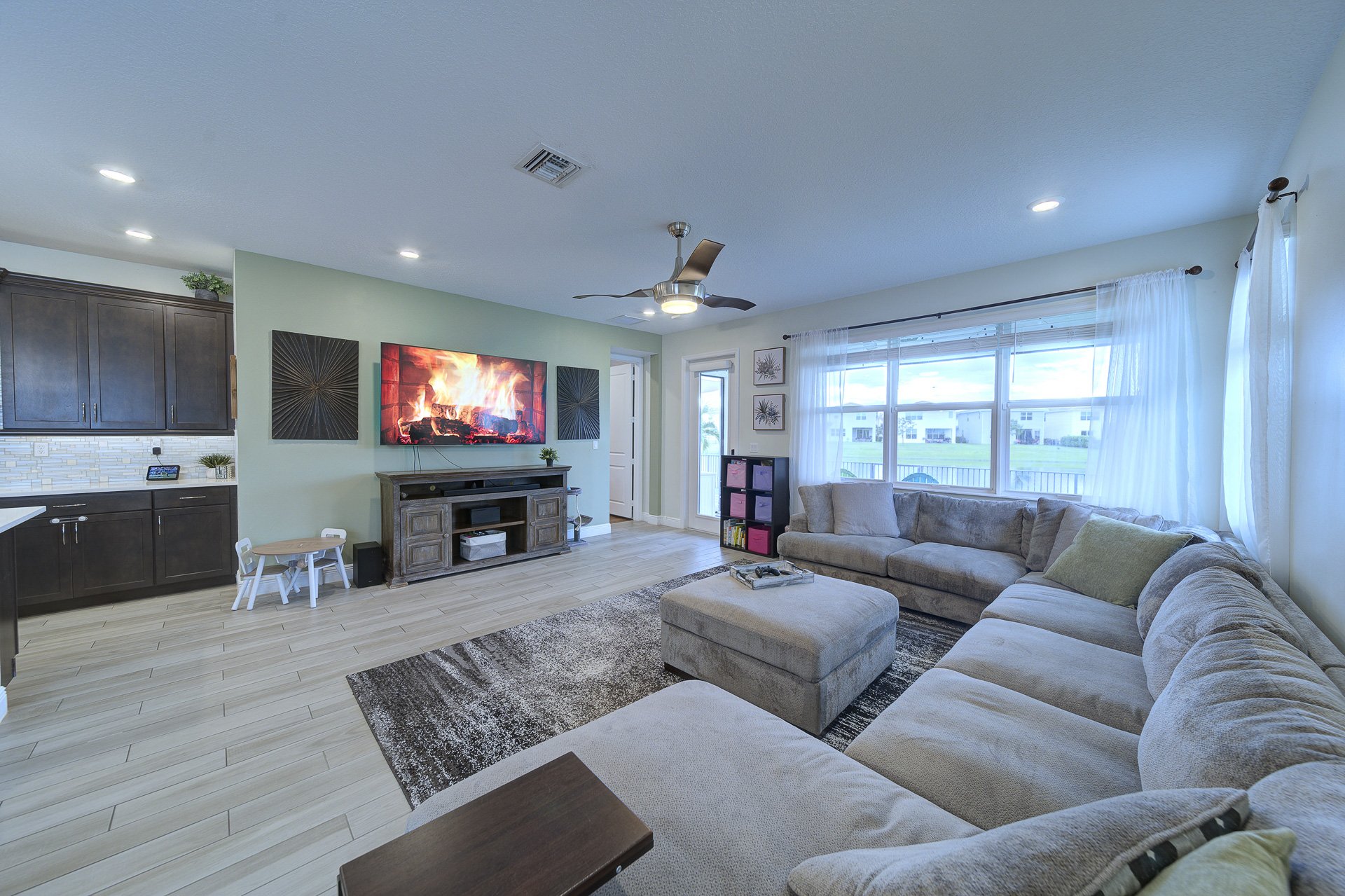 4092 Rosa Dr