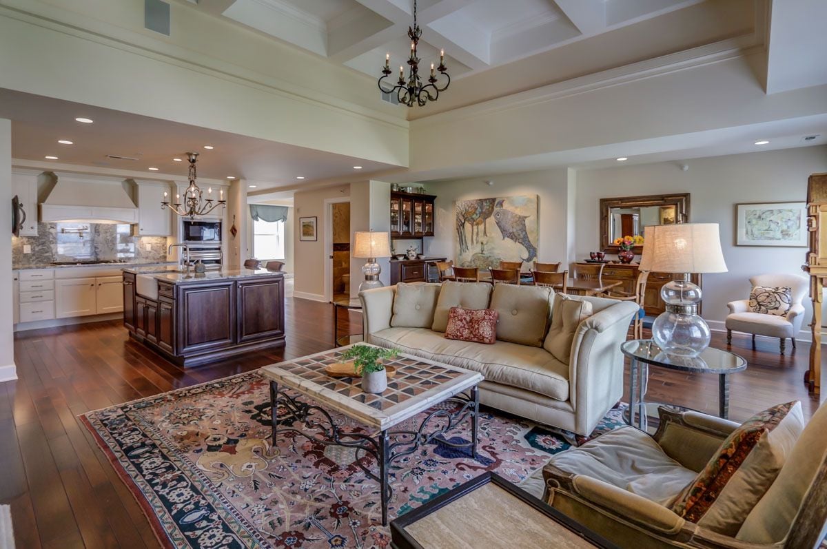 Exclusive Offering: Loraine Penthouse #1007
