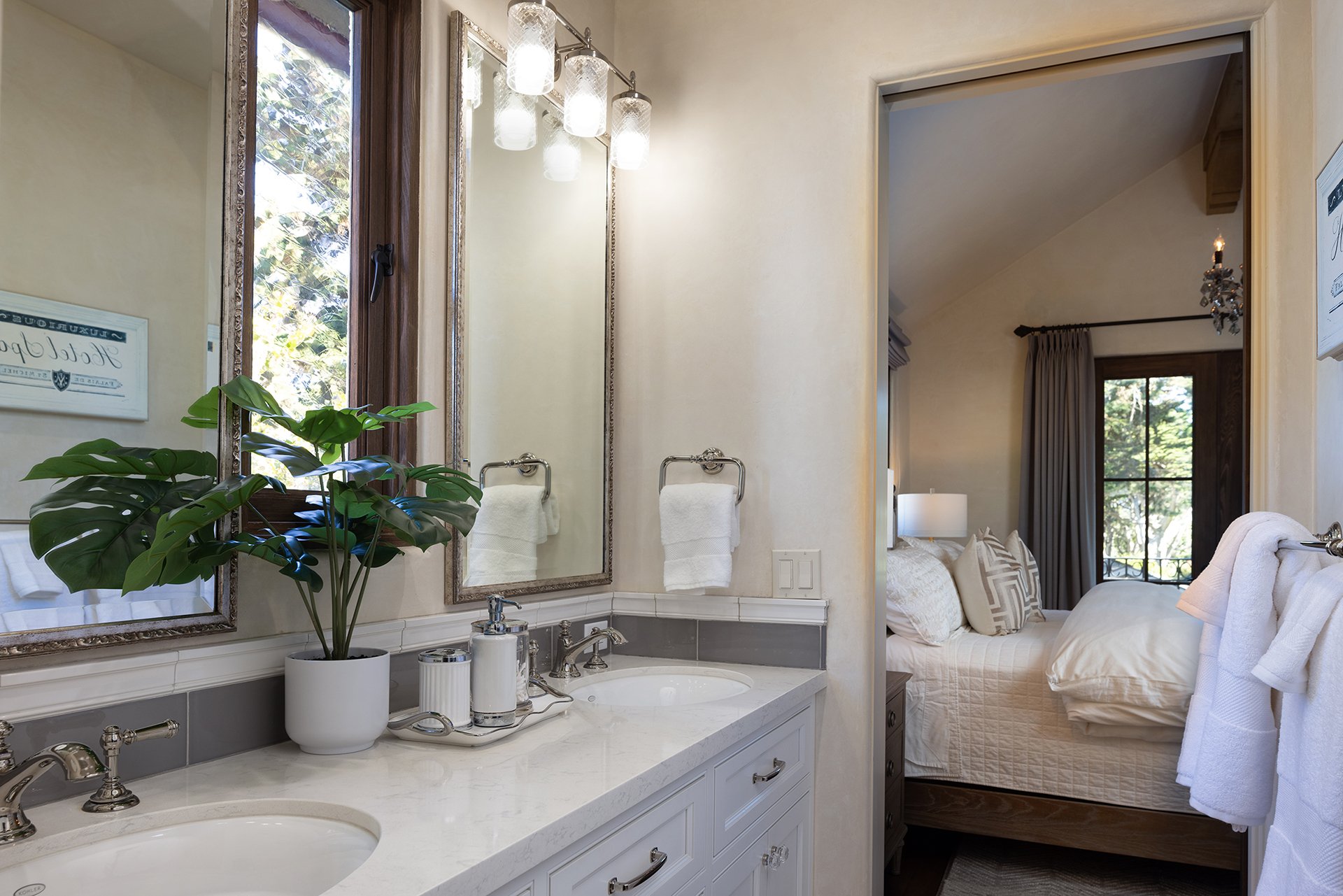 Charming Cottage on Carmel Point
